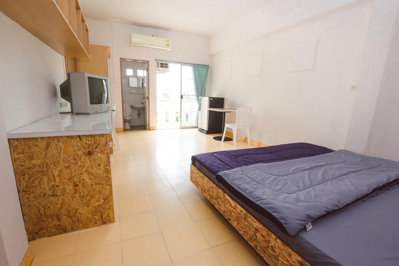 Hotel Jiruspon Mansion à Bangsaen Extérieur photo