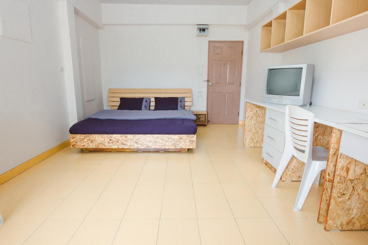 Hotel Jiruspon Mansion à Bangsaen Extérieur photo